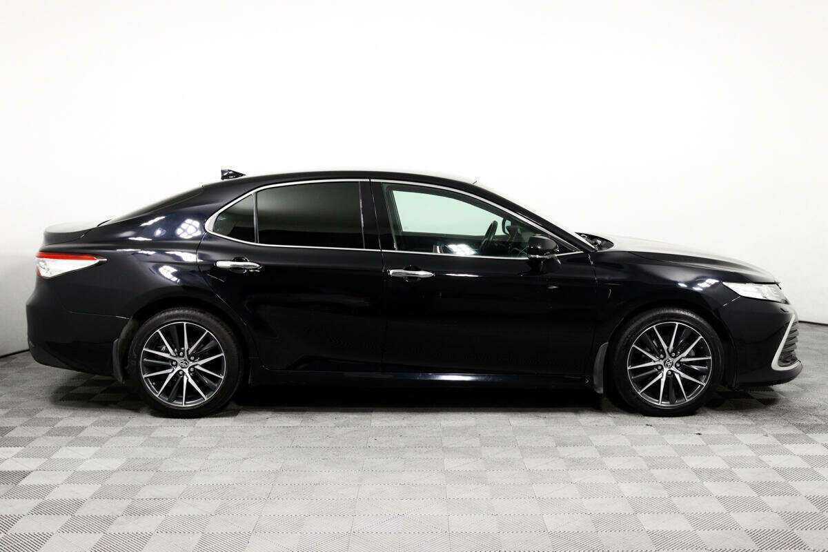 Toyota Camry с пробегом — 2021 год. Фото: #3