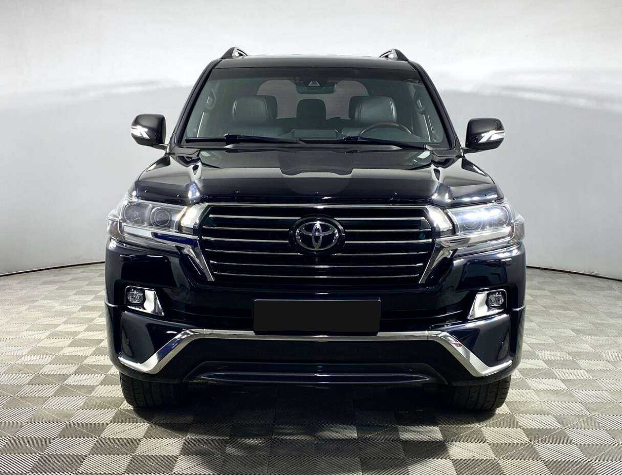Toyota Land Cruiser с пробегом — 2017 год. Фото: #1