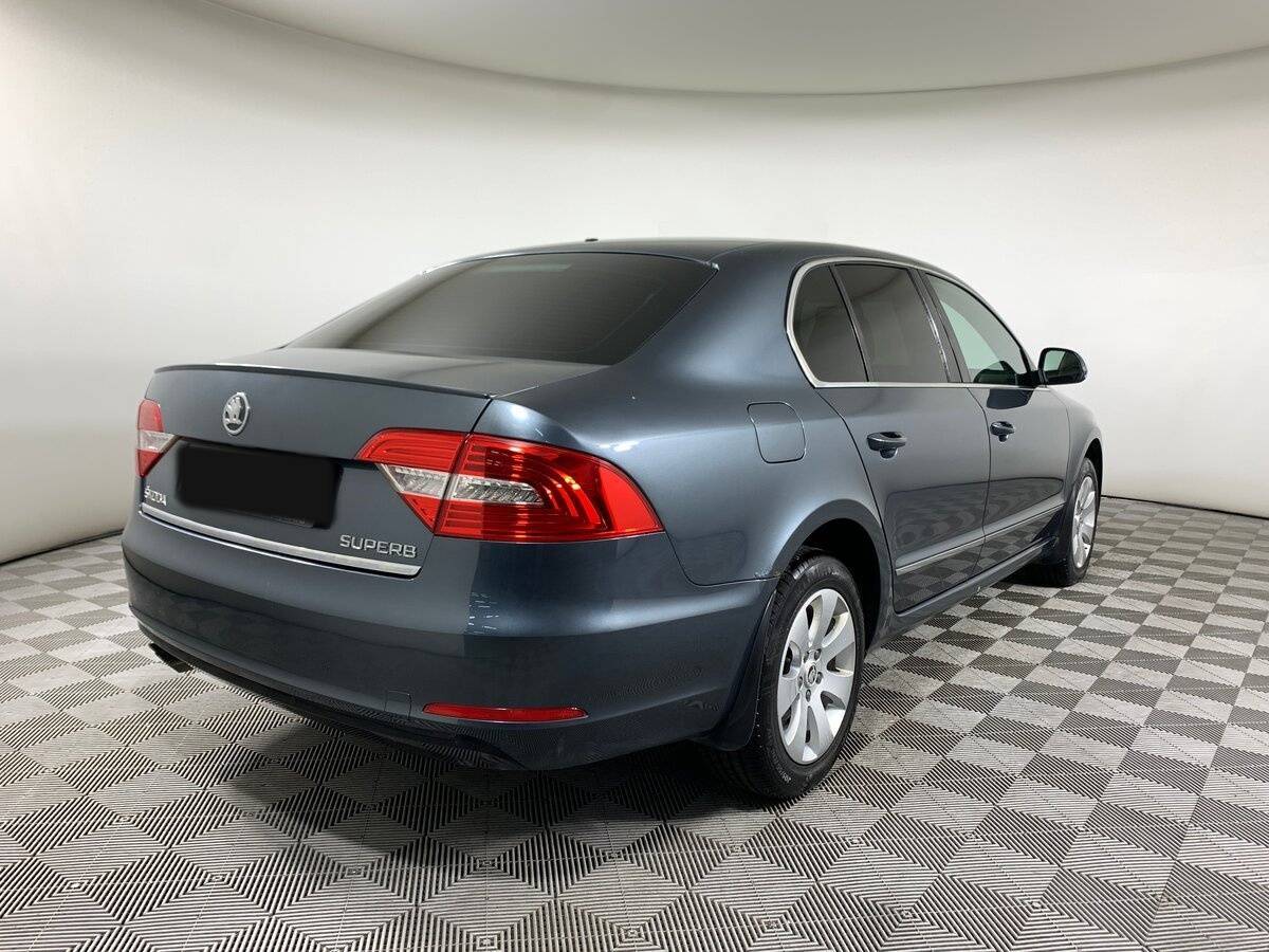 Skoda Superb с пробегом — 2014 год. Фото: #4