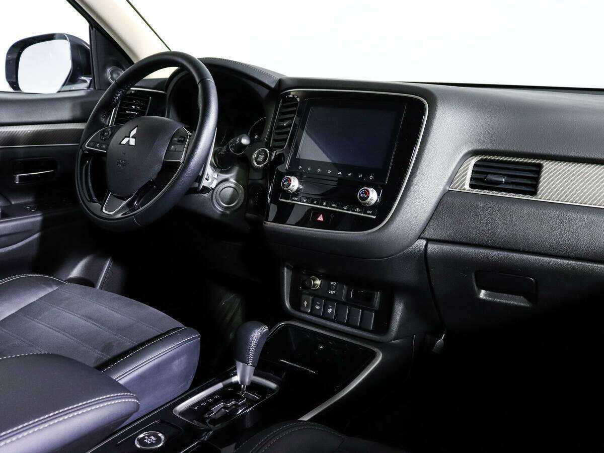 Mitsubishi Outlander с пробегом — 2022 год. Фото: #8