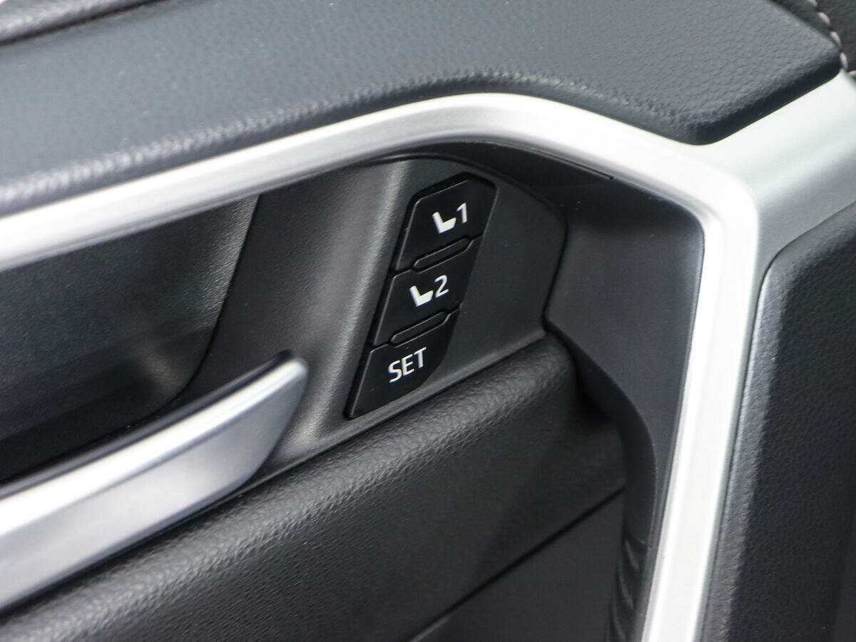 Toyota RAV4 с пробегом — 2021 год. Фото: #21