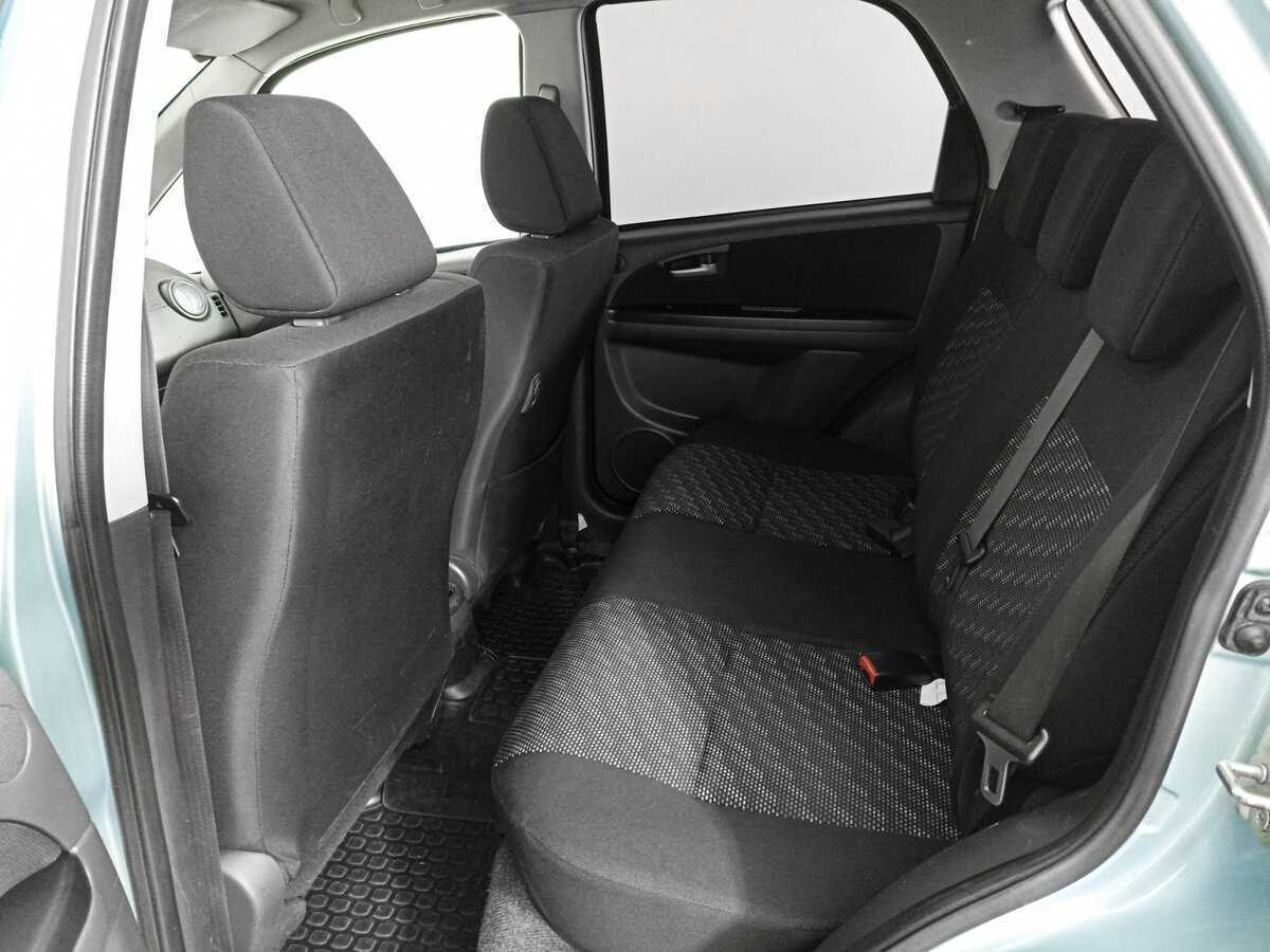Suzuki SX4 с пробегом — 2008 год. Фото: #9