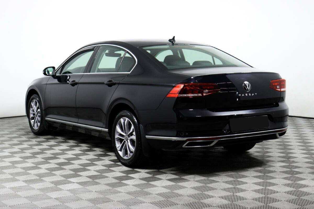 Volkswagen Passat с пробегом — 2021 год. Фото: #6