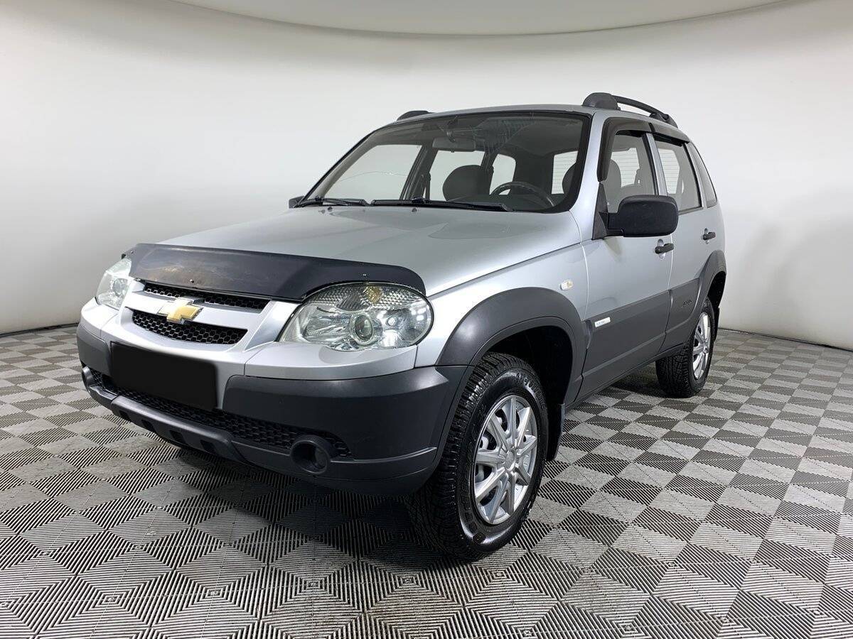Chevrolet Niva с пробегом — 2011 год. Фото: #0
