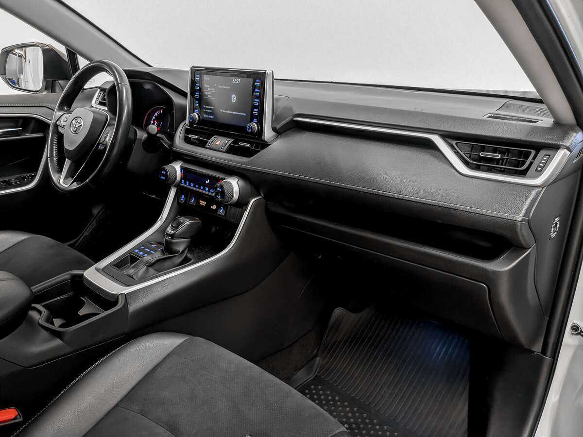 Toyota RAV4 с пробегом — 2021 год. Фото: #8