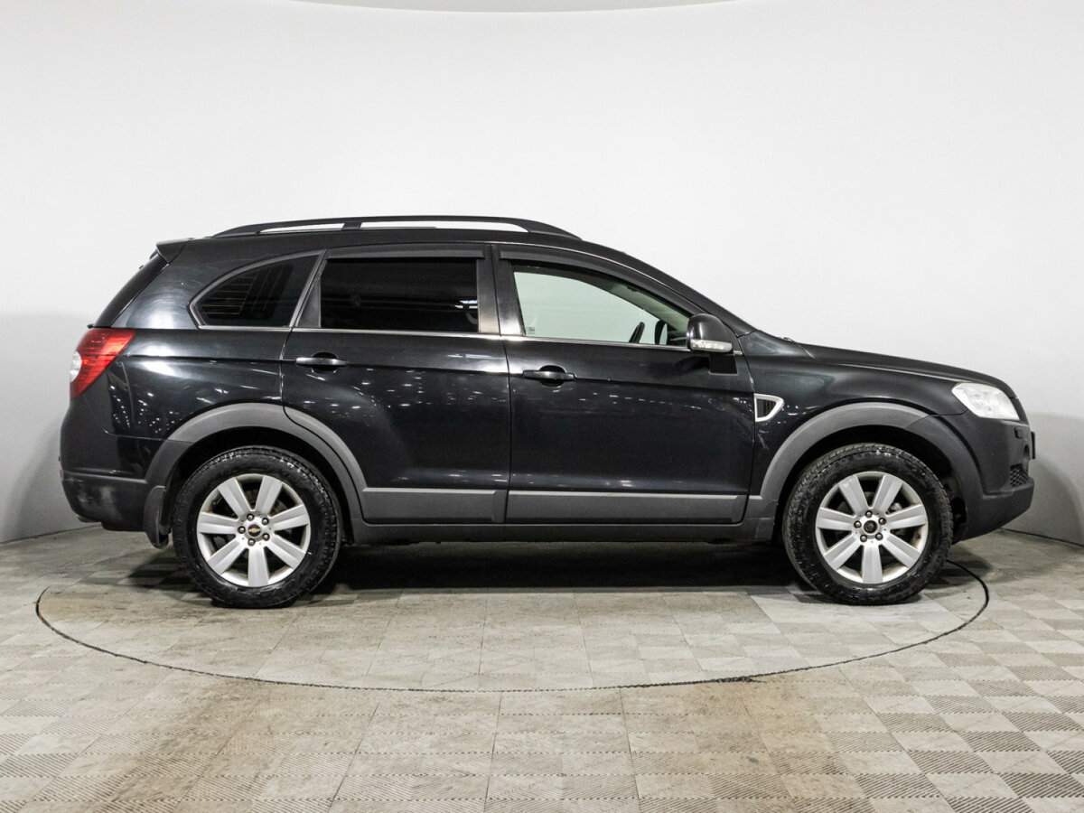 Chevrolet Captiva с пробегом — 2009 год. Фото: #3