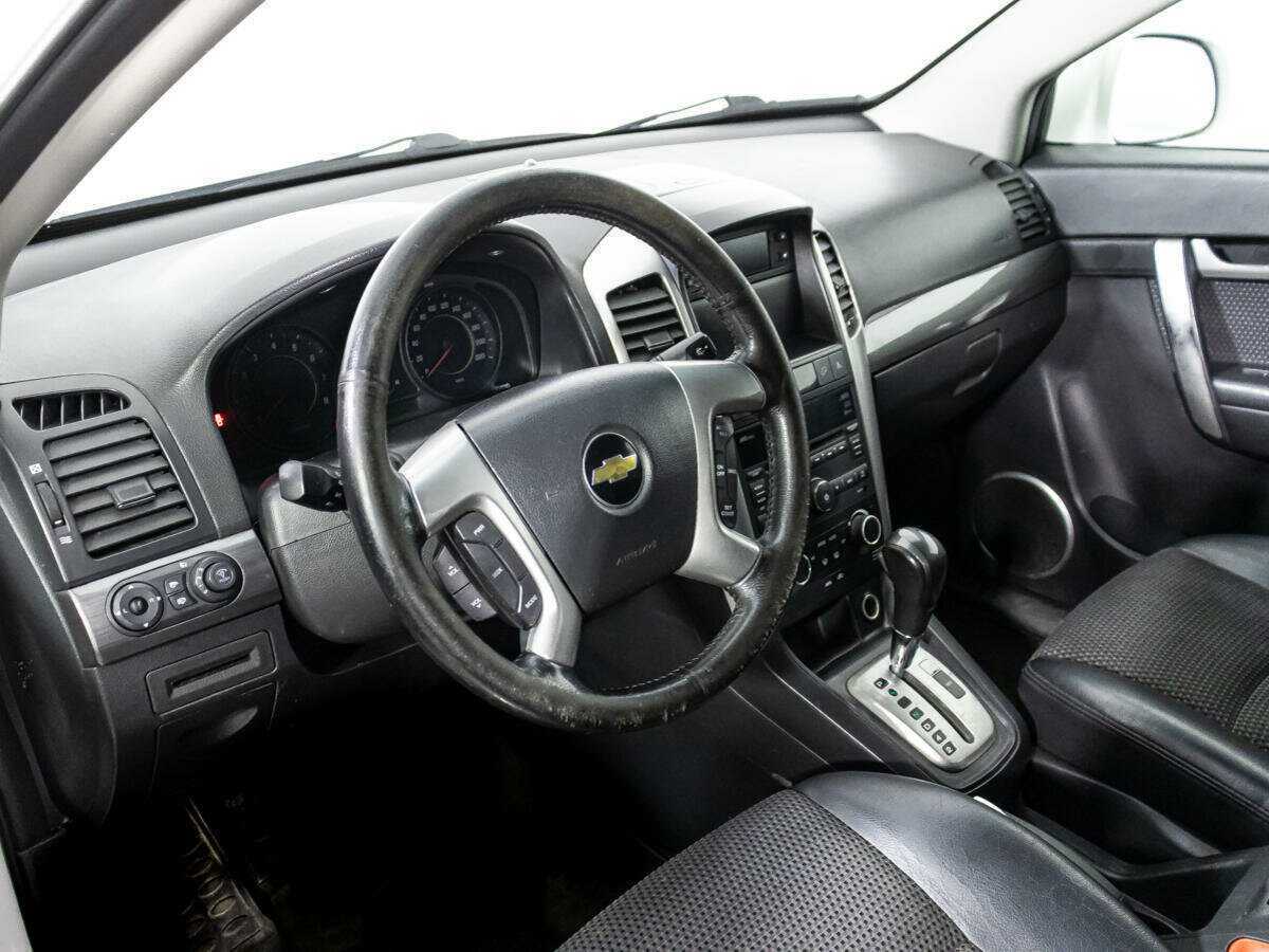 Chevrolet Captiva с пробегом — 2010 год. Фото: #10