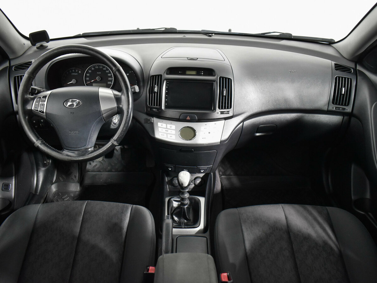 Hyundai Elantra с пробегом — 2011 год. Фото: #12