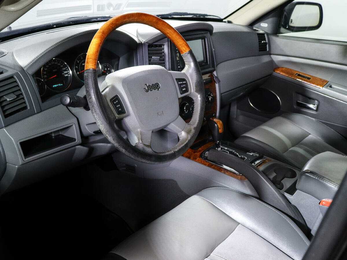 Jeep Grand Cherokee с пробегом — 2007 год. Фото: #13