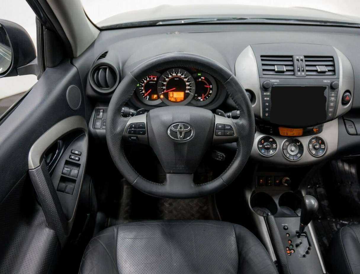 Toyota RAV4 с пробегом — 2011 год. Фото: #11