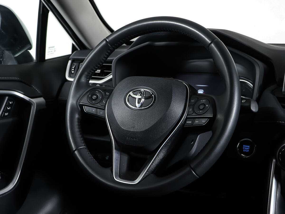 Toyota RAV4 с пробегом — 2021 год. Фото: #14