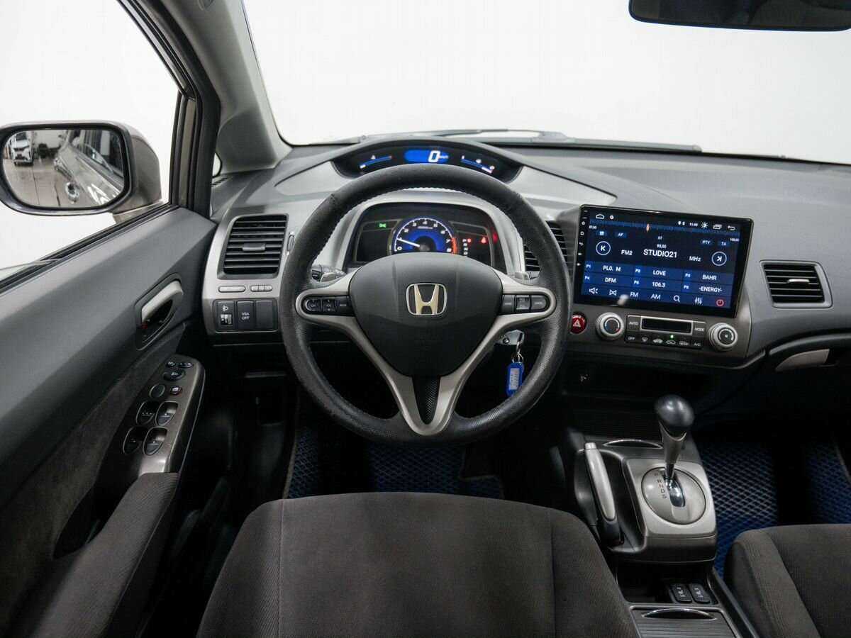 Honda Civic с пробегом — 2007 год. Фото: #9