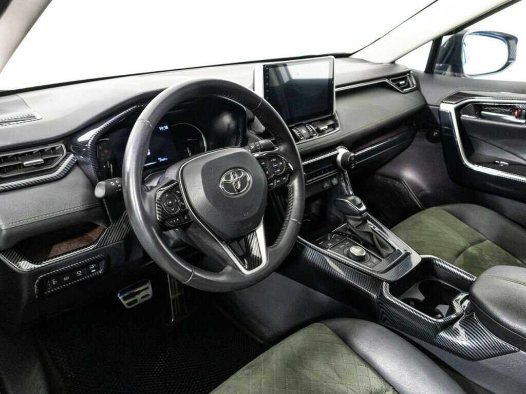 Toyota RAV4 с пробегом — 2022 год. Фото: #9