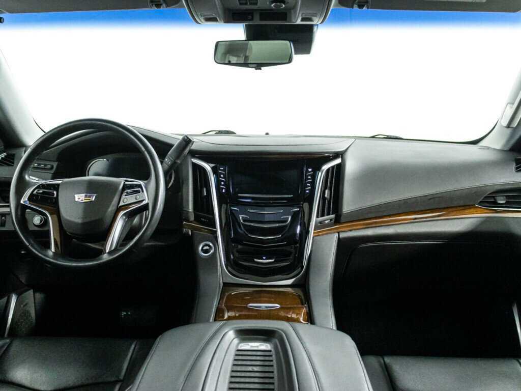 Cadillac Escalade с пробегом — 2018 год. Фото: #12