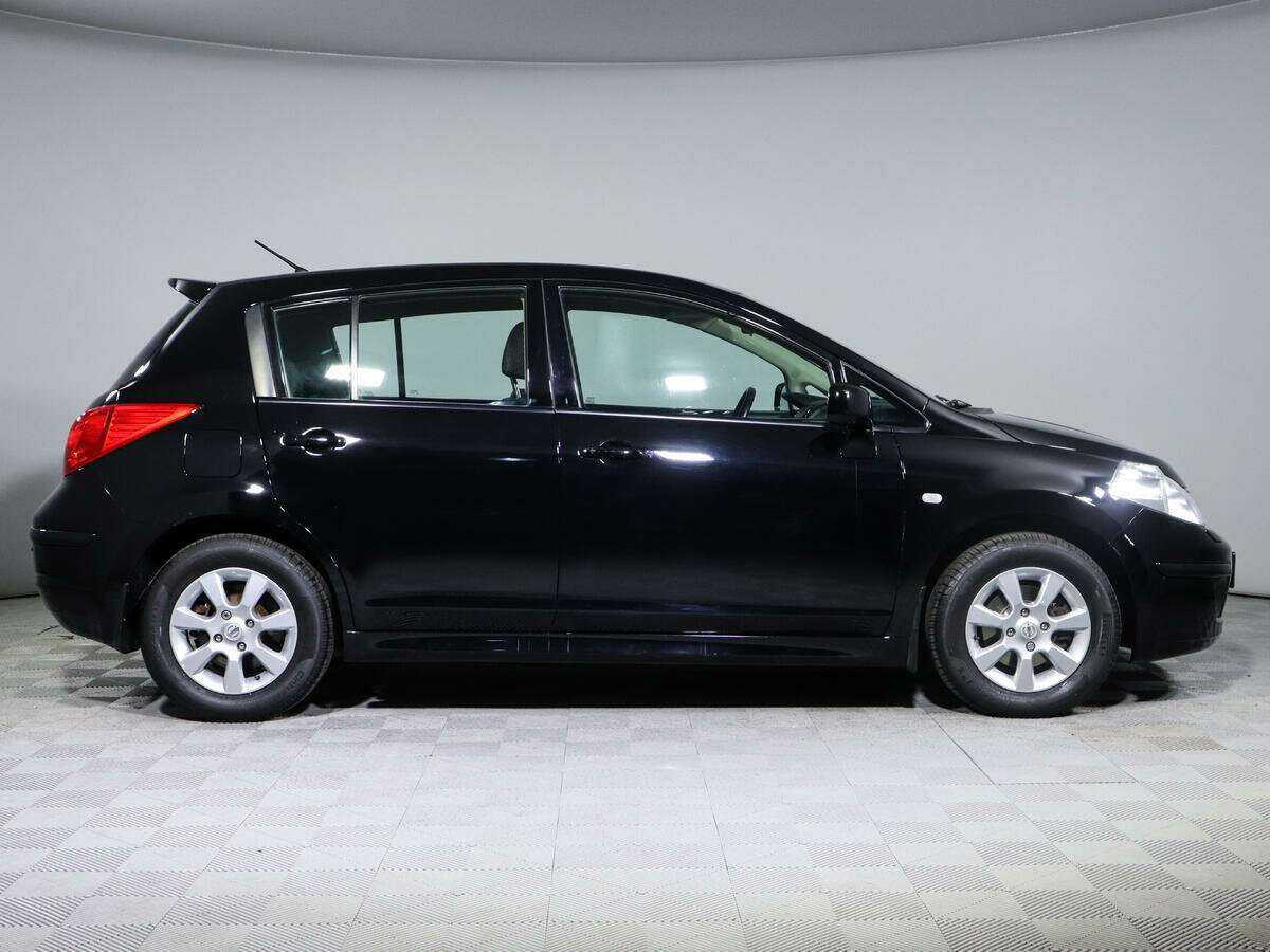 Nissan Tiida с пробегом — 2012 год. Фото: #3