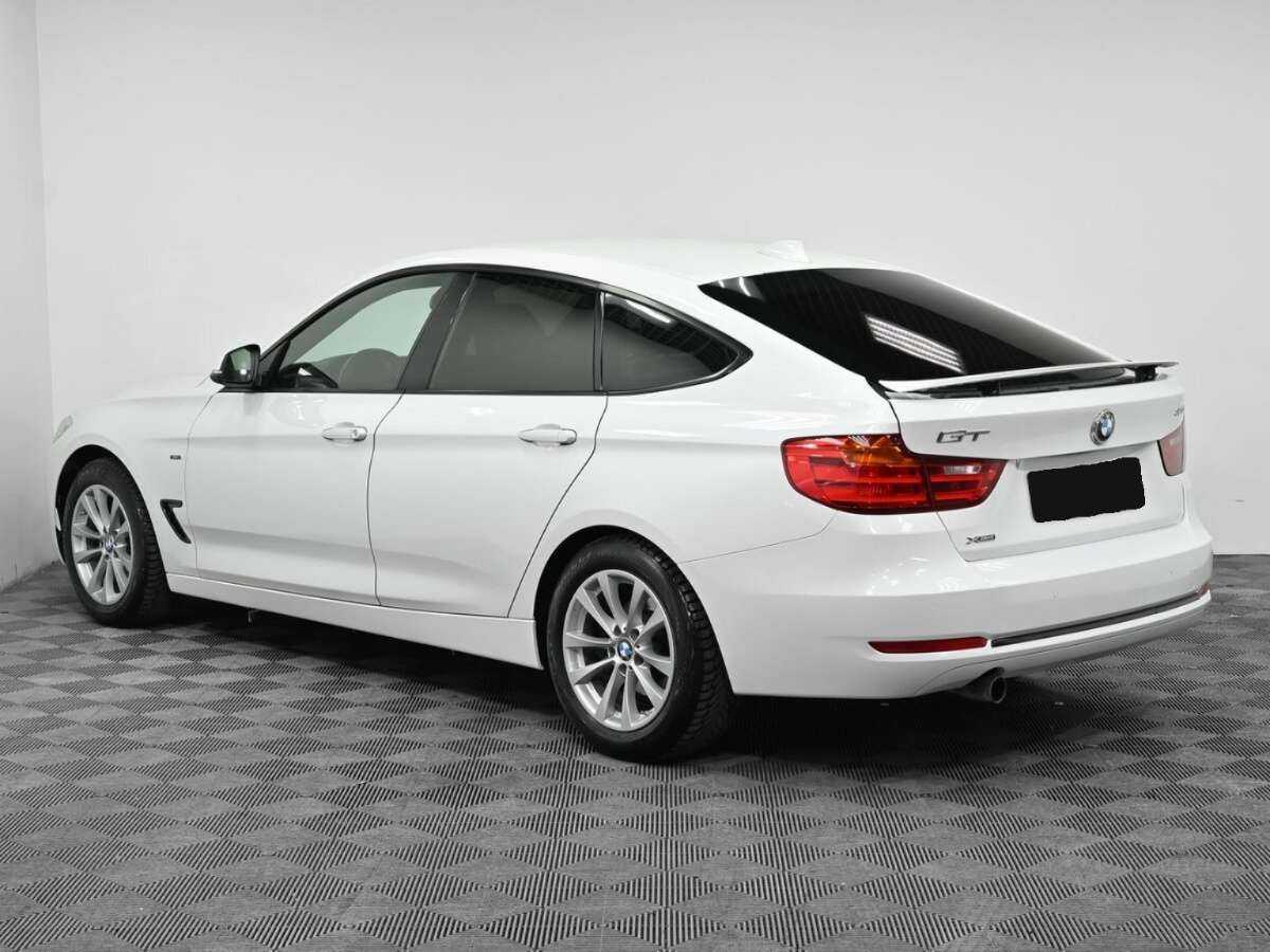 BMW 3 серии с пробегом — 2015 год. Фото: #3