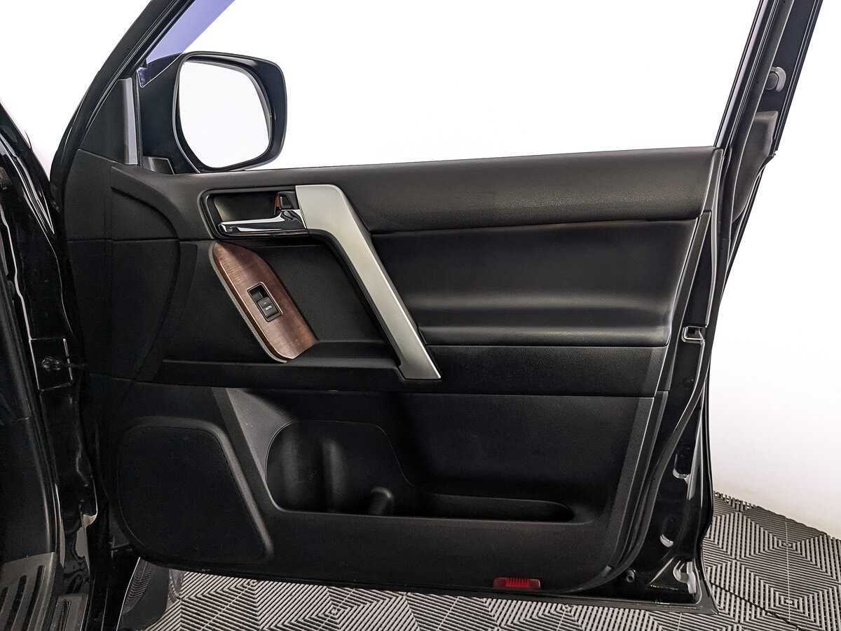 Toyota Land Cruiser Prado с пробегом — 2017 год. Фото: #23