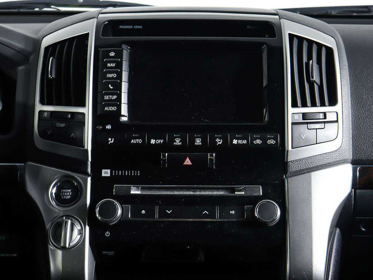 Toyota Land Cruiser с пробегом — 2012 год. Фото: #11