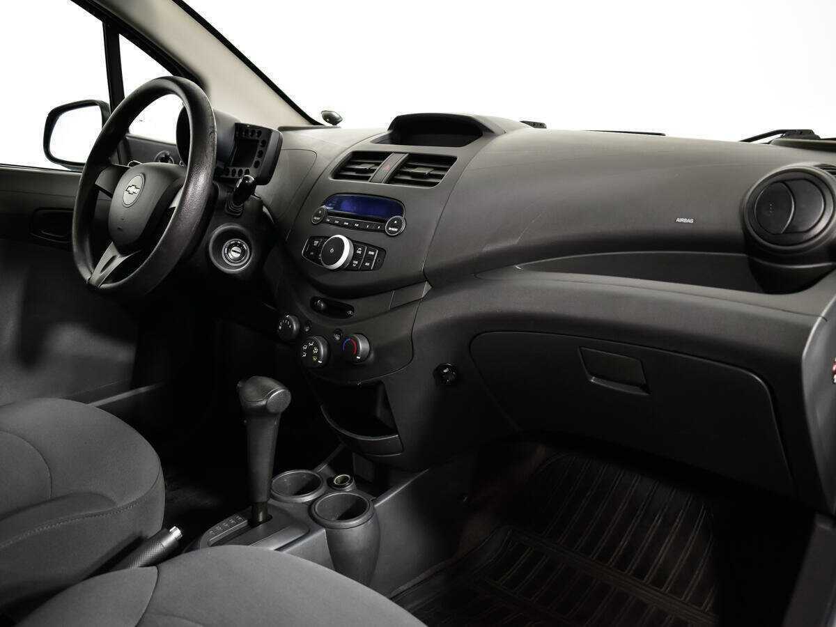 Chevrolet Spark с пробегом — 2012 год. Фото: #8