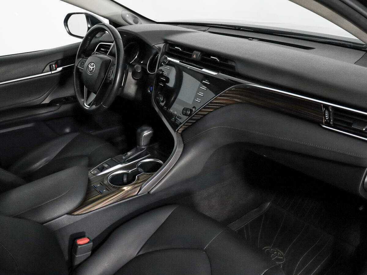 Toyota Camry с пробегом — 2019 год. Фото: #13