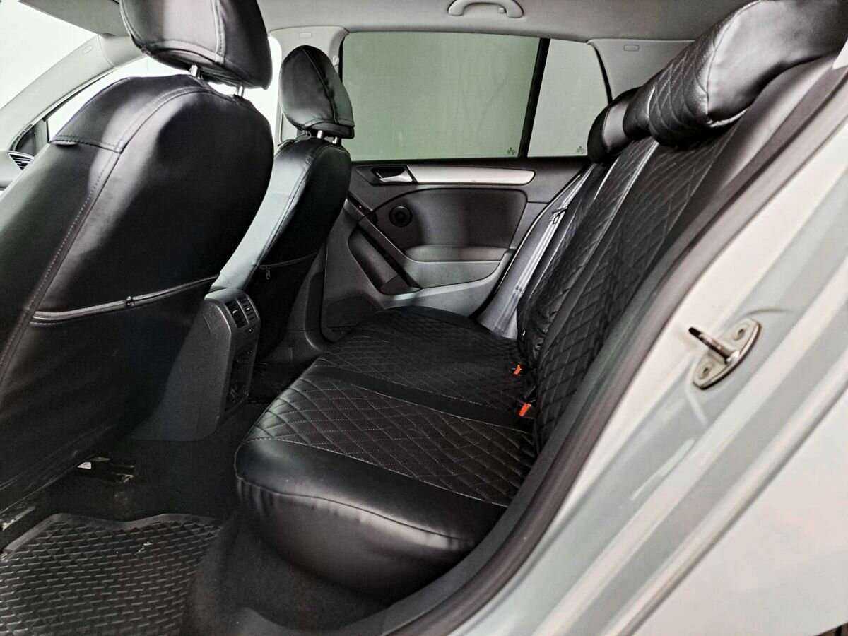 Volkswagen Golf с пробегом — 2010 год. Фото: #11