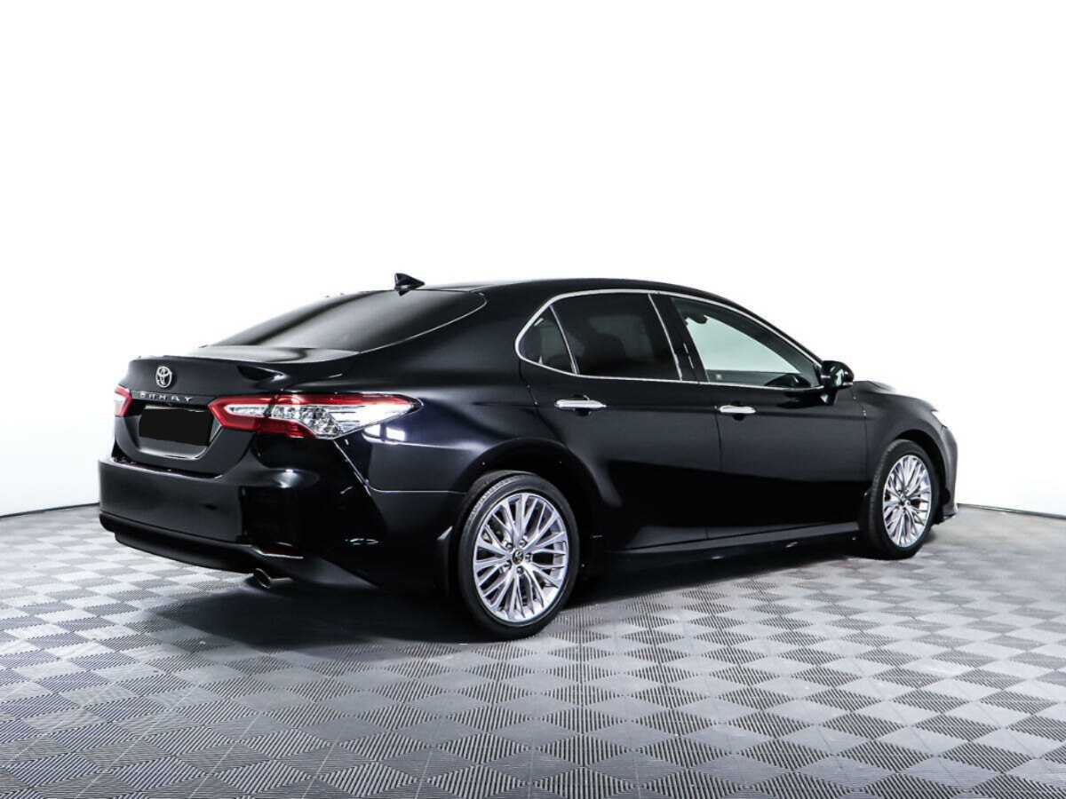 Toyota Camry с пробегом — 2018 год. Фото: #4