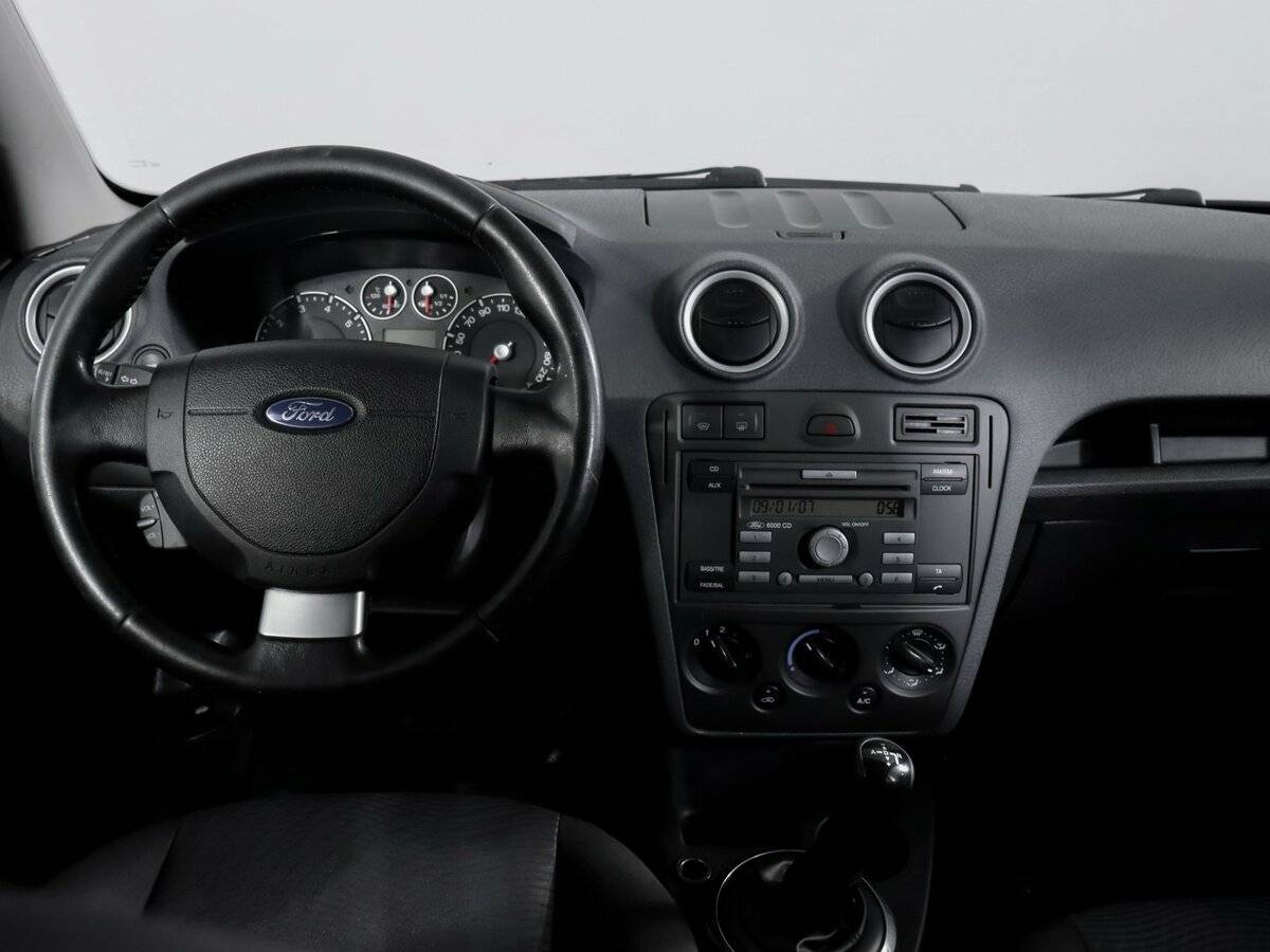 Ford Fusion с пробегом — 2007 год. Фото: #8