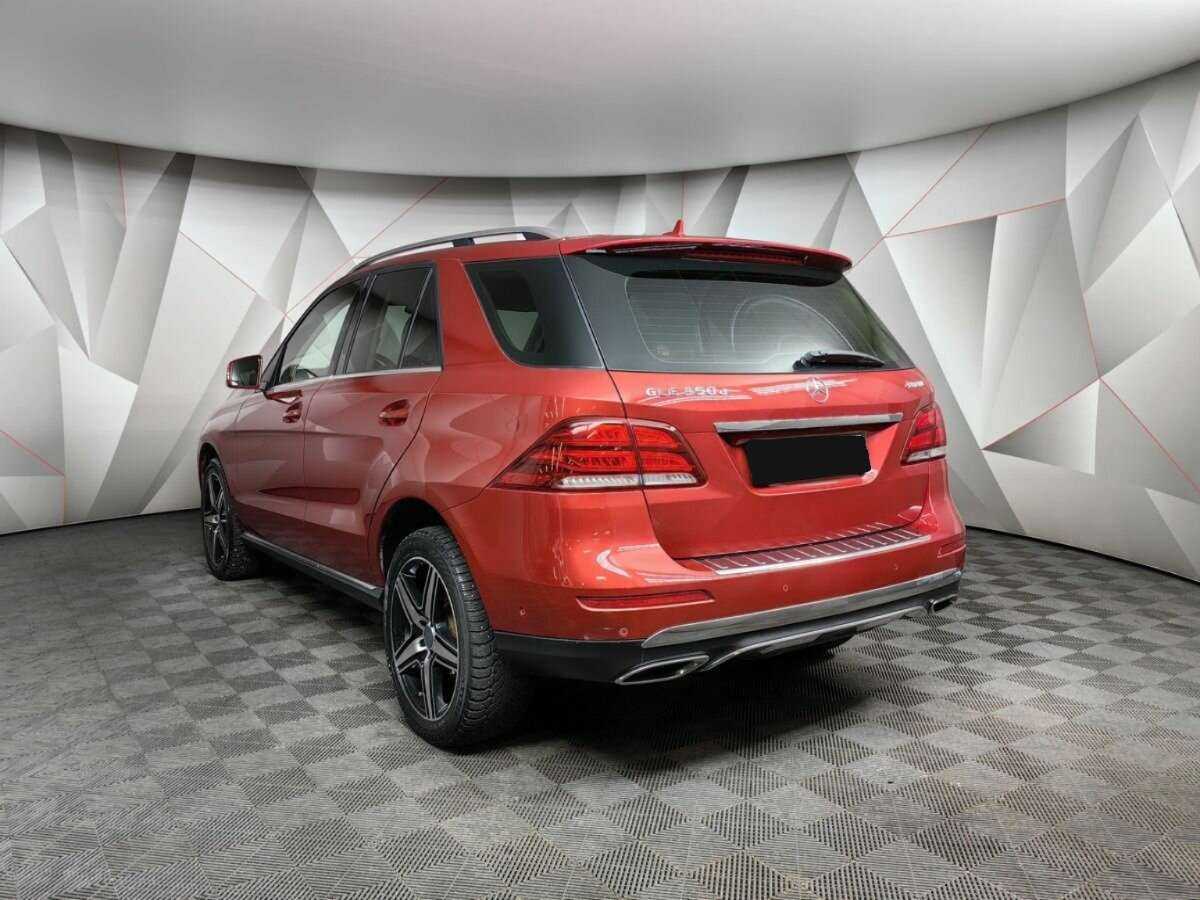 Mercedes-Benz GLE с пробегом — 2015 год. Фото: #3
