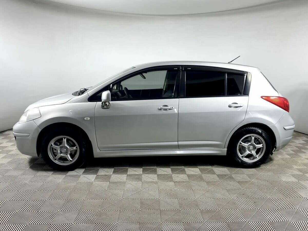 Nissan Tiida с пробегом — 2011 год. Фото: #8