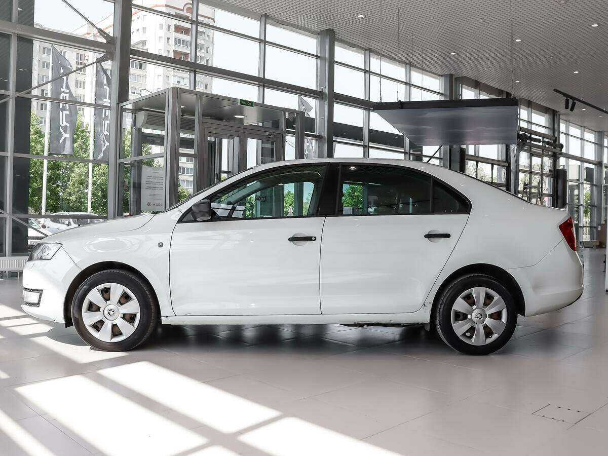Skoda Rapid с пробегом — 2016 год. Фото: #2