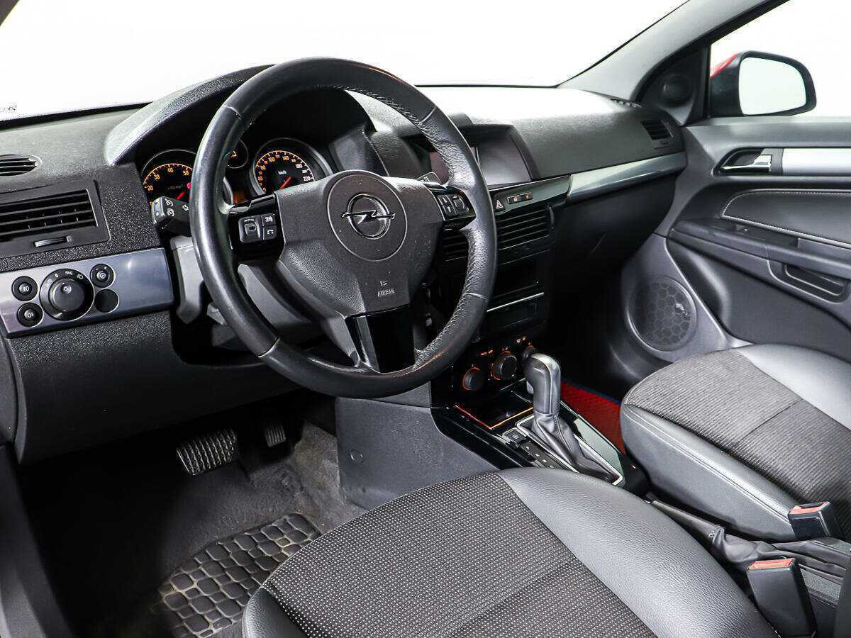 Opel Astra с пробегом — 2010 год. Фото: #11