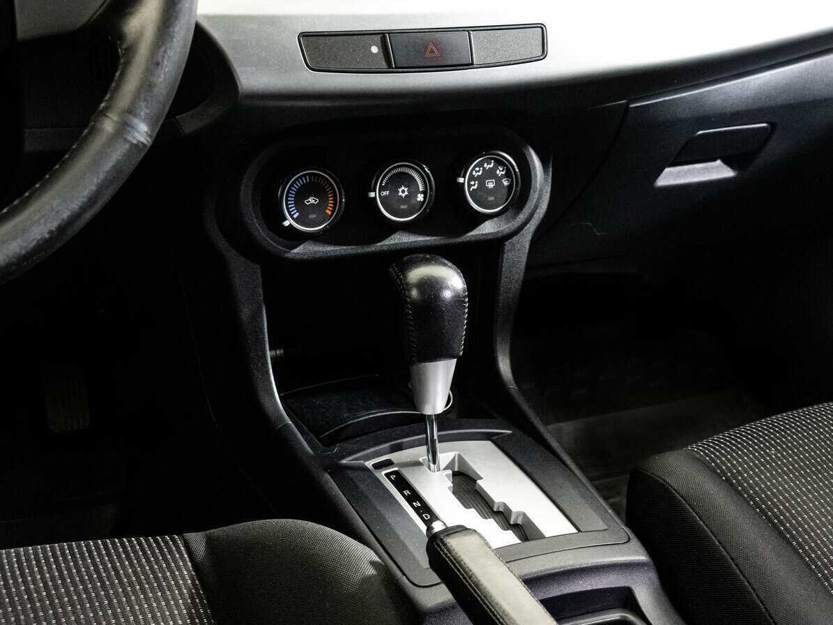 Mitsubishi Lancer с пробегом — 2010 год. Фото: #9