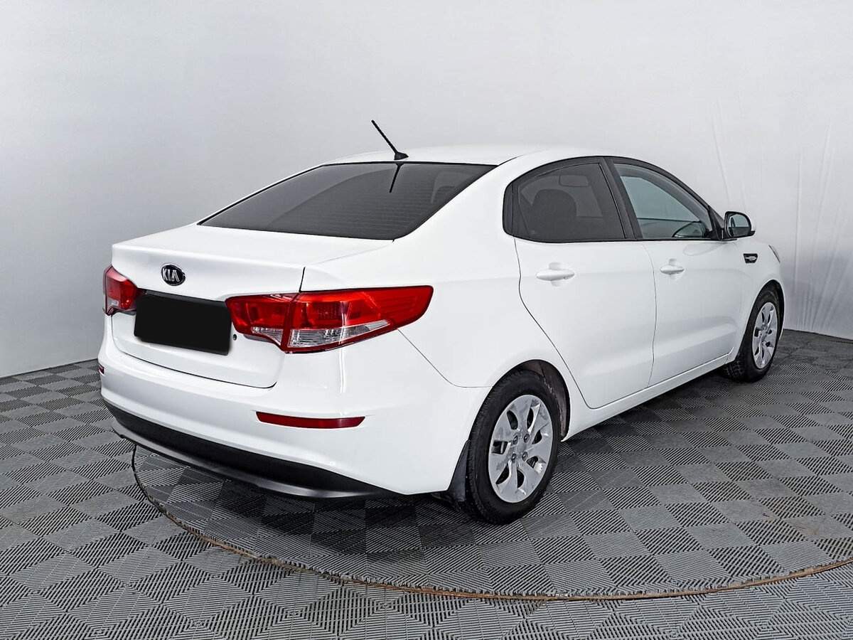Kia Rio с пробегом — 2015 год. Фото: #4