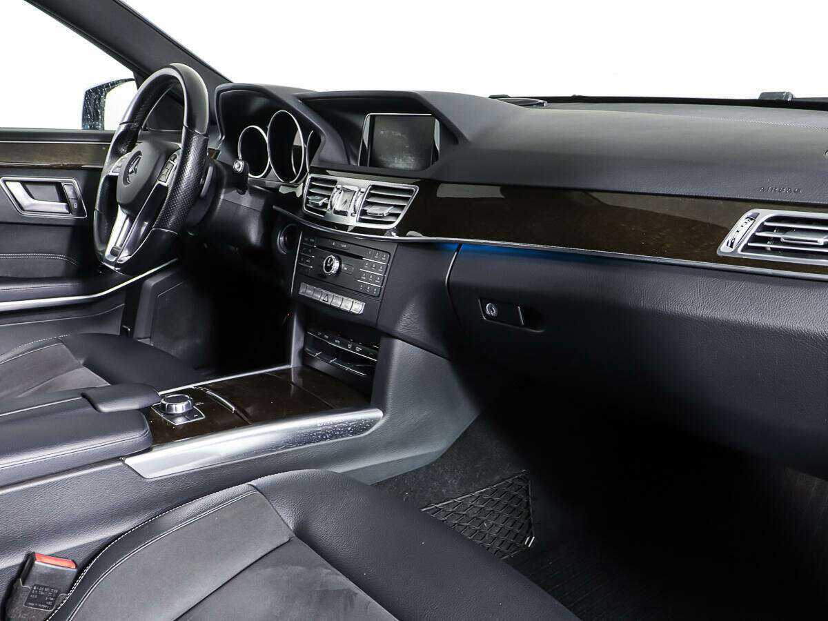 Mercedes-Benz E-Класс с пробегом — 2015 год. Фото: #8