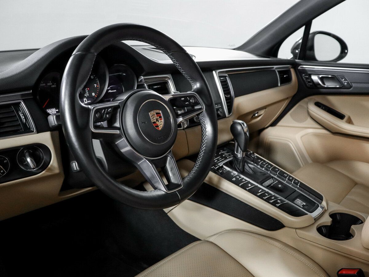Porsche Macan с пробегом — 2018 год. Фото: #12