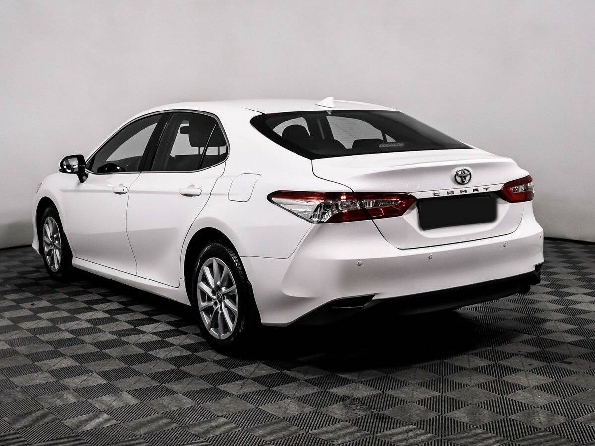 Toyota Camry с пробегом — 2021 год. Фото: #6
