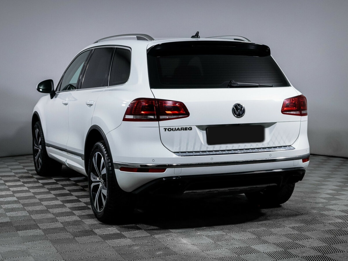Volkswagen Touareg с пробегом — 2016 год. Фото: #6
