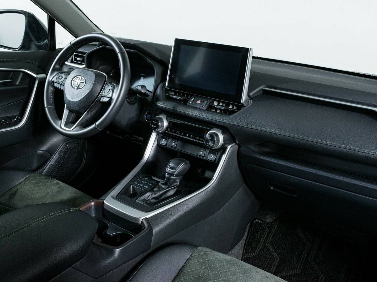 Toyota RAV4 с пробегом — 2023 год. Фото: #10