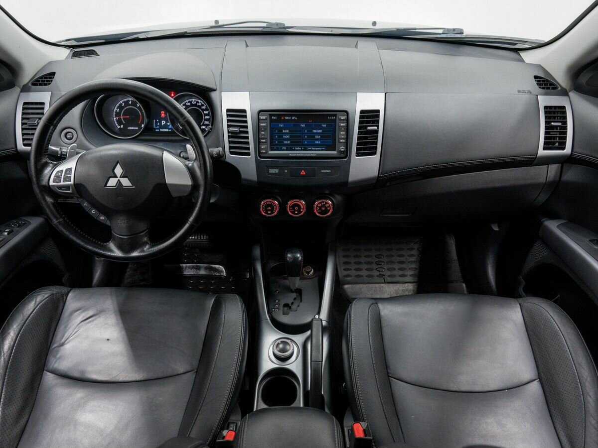 Mitsubishi Outlander с пробегом — 2011 год. Фото: #9