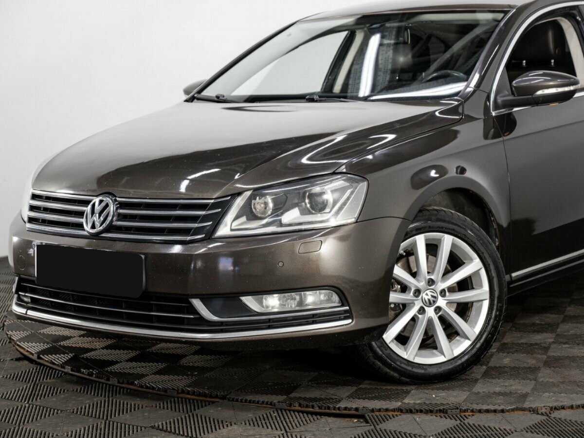 Volkswagen Passat с пробегом — 2012 год. Фото: #6