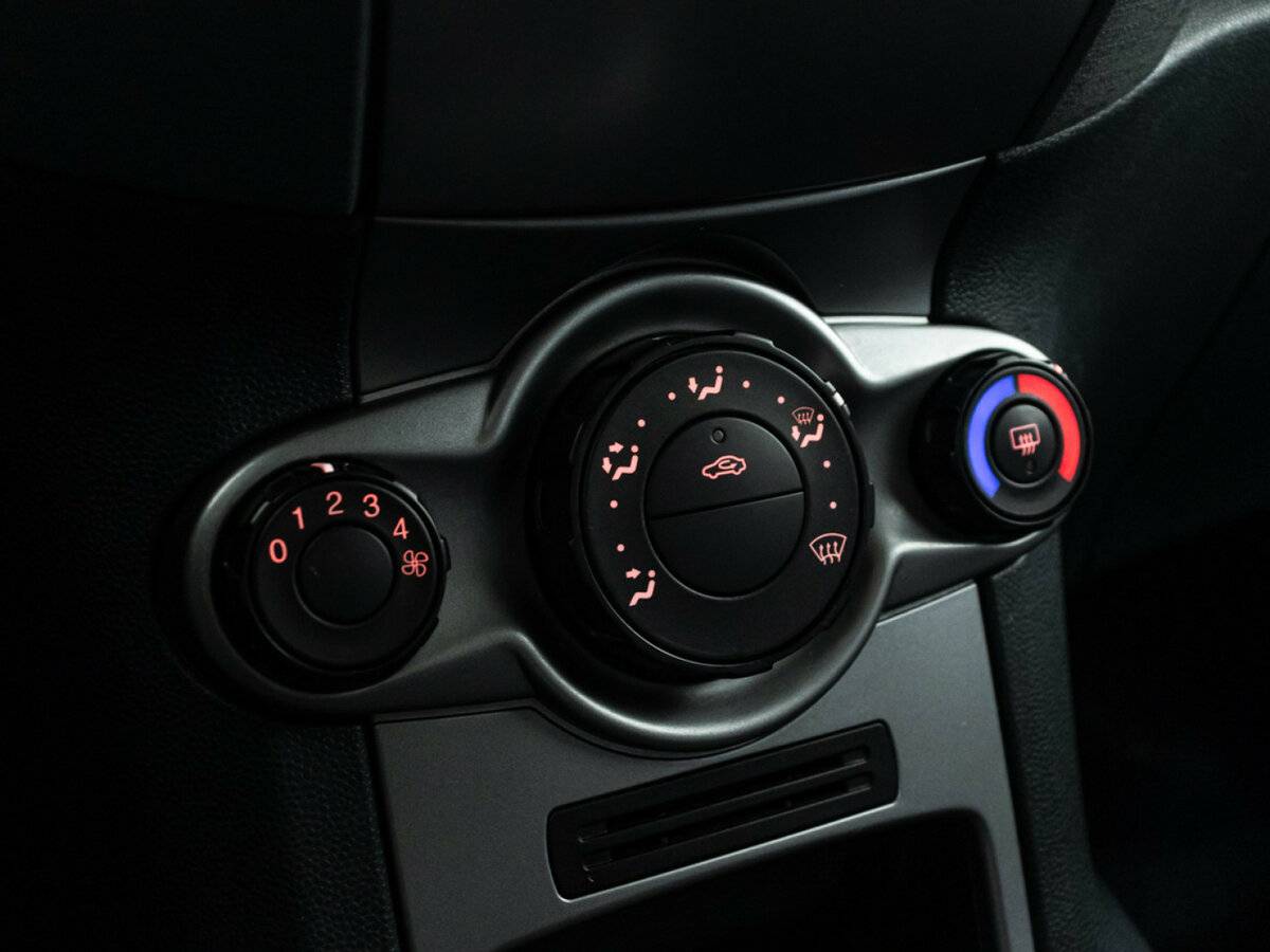 Ford Fiesta с пробегом — 2009 год. Фото: #13