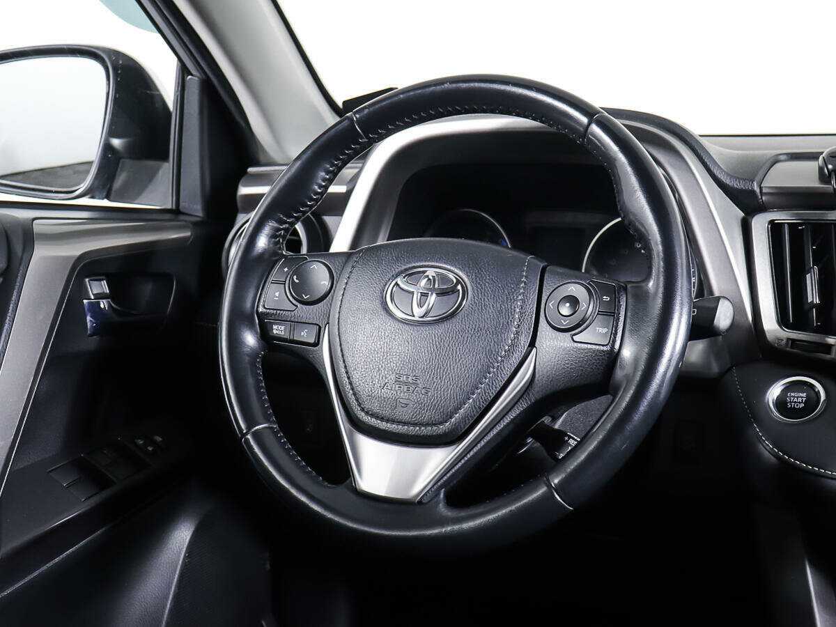 Toyota RAV4 с пробегом — 2019 год. Фото: #16