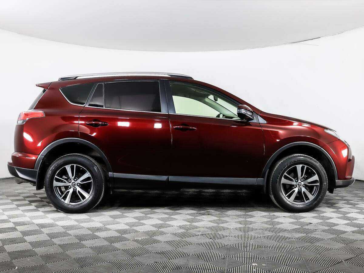 Toyota RAV4 с пробегом — 2016 год. Фото: #3