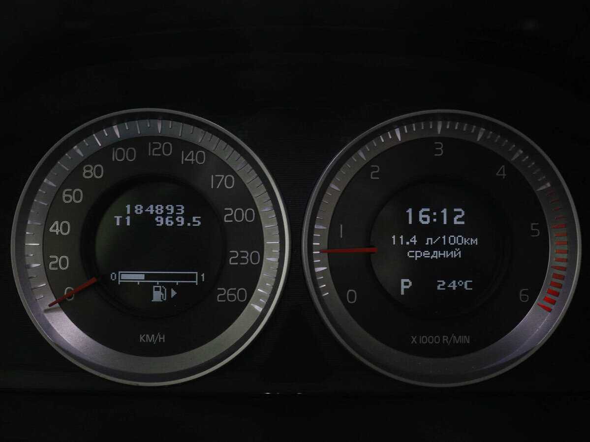 Volvo XC70 с пробегом — 2011 год. Фото: #10