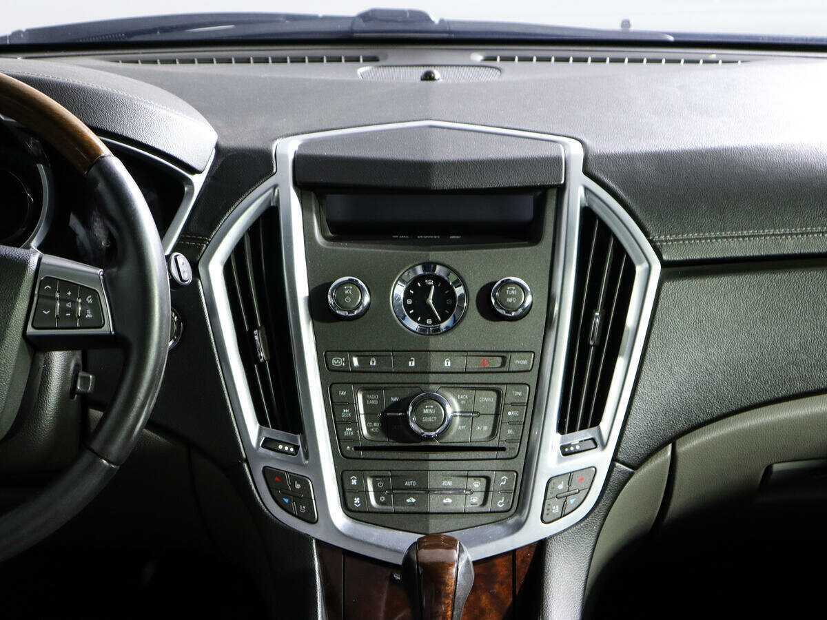 Cadillac SRX с пробегом — 2011 год. Фото: #10