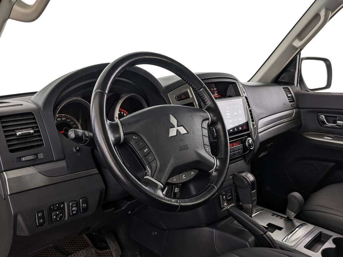 Mitsubishi Pajero с пробегом — 2021 год. Фото: #10