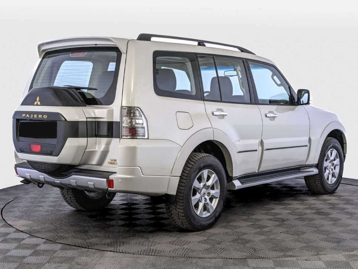 Mitsubishi Pajero с пробегом — 2021 год. Фото: #4