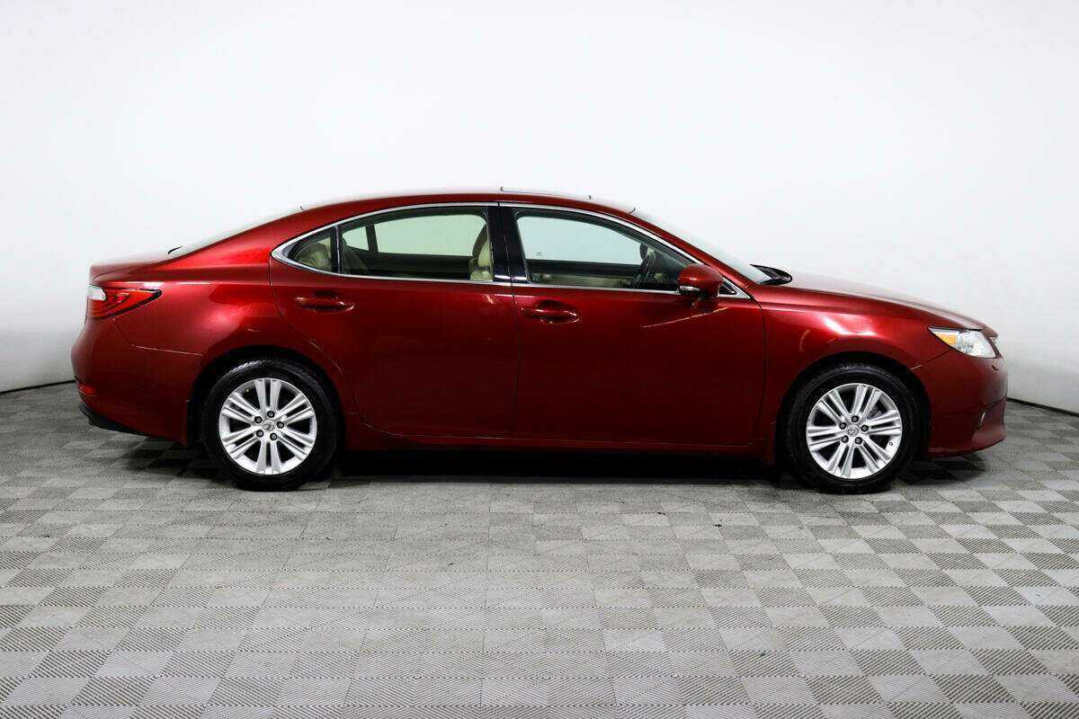 Lexus ES с пробегом — 2013 год. Фото: #3