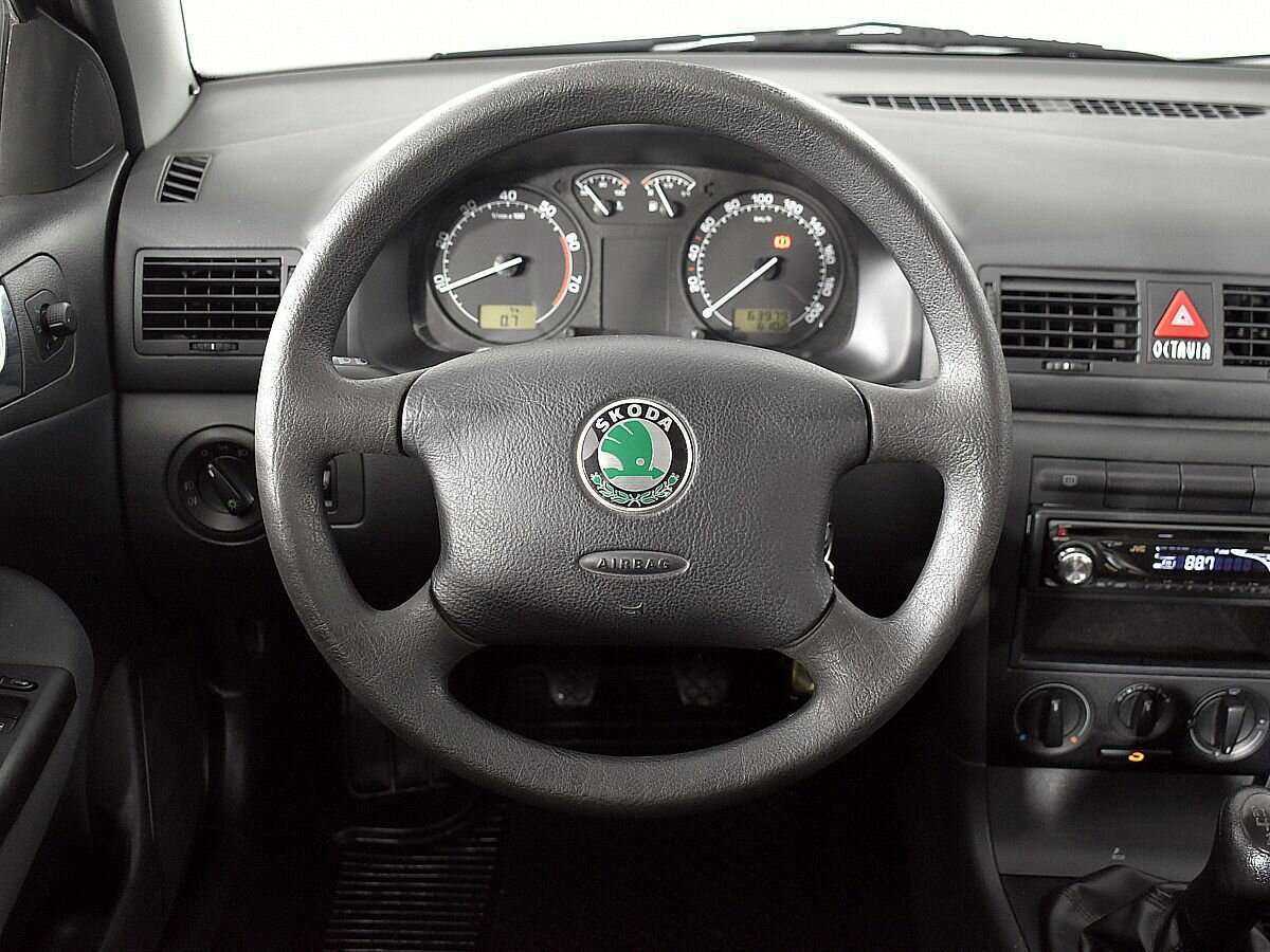 Skoda Octavia с пробегом — 2007 год. Фото: #10