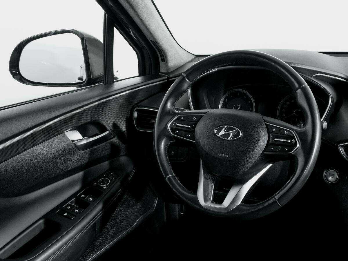 Hyundai Santa Fe с пробегом — 2018 год. Фото: #13